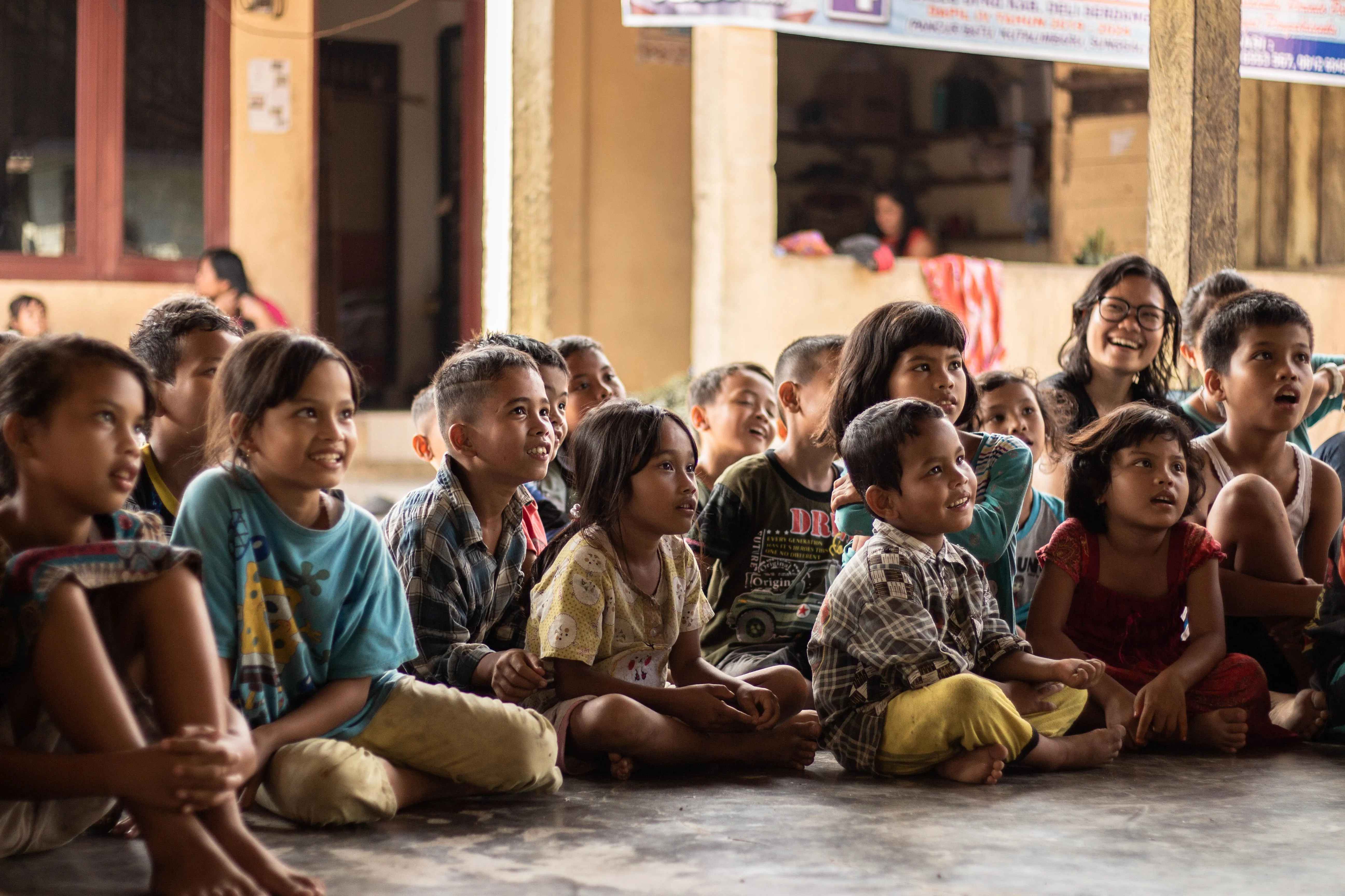 Kids Sitting